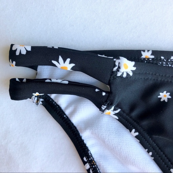 NWT California Waves Double Strap Hipster Daisy S - Picture 2 of 3